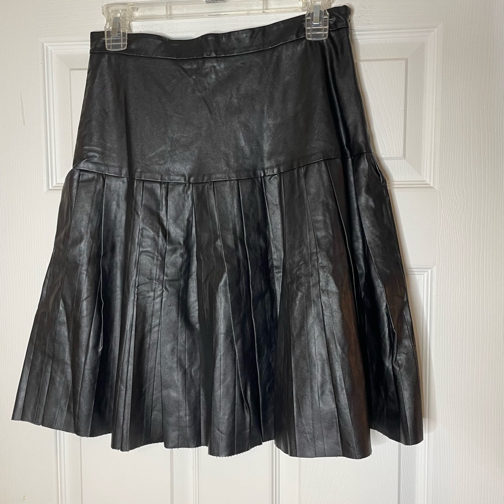 TART BLACK VEGAN LEATHER PLEATED SKIRT - 27